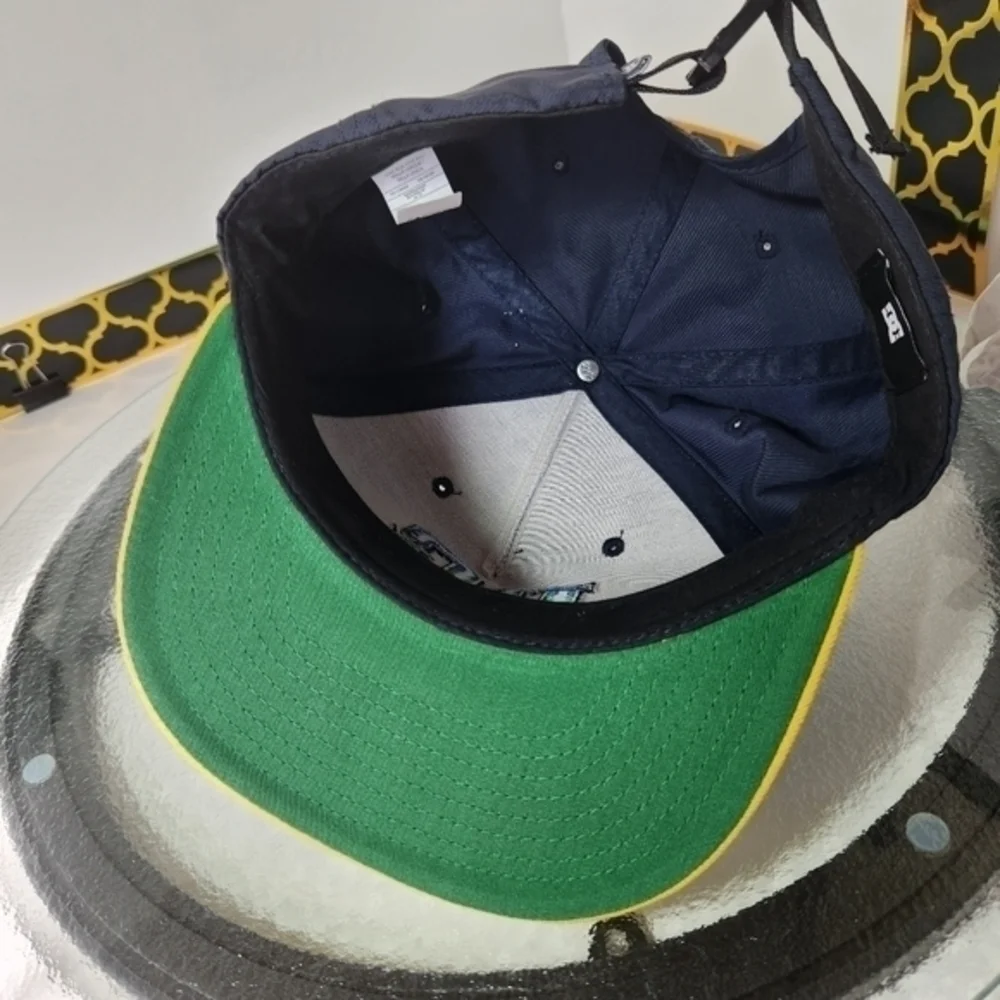 DC Shoe Co. USA Men's Snapback Hat Adjustable Cap Skateboard Outdoor‎ Sport